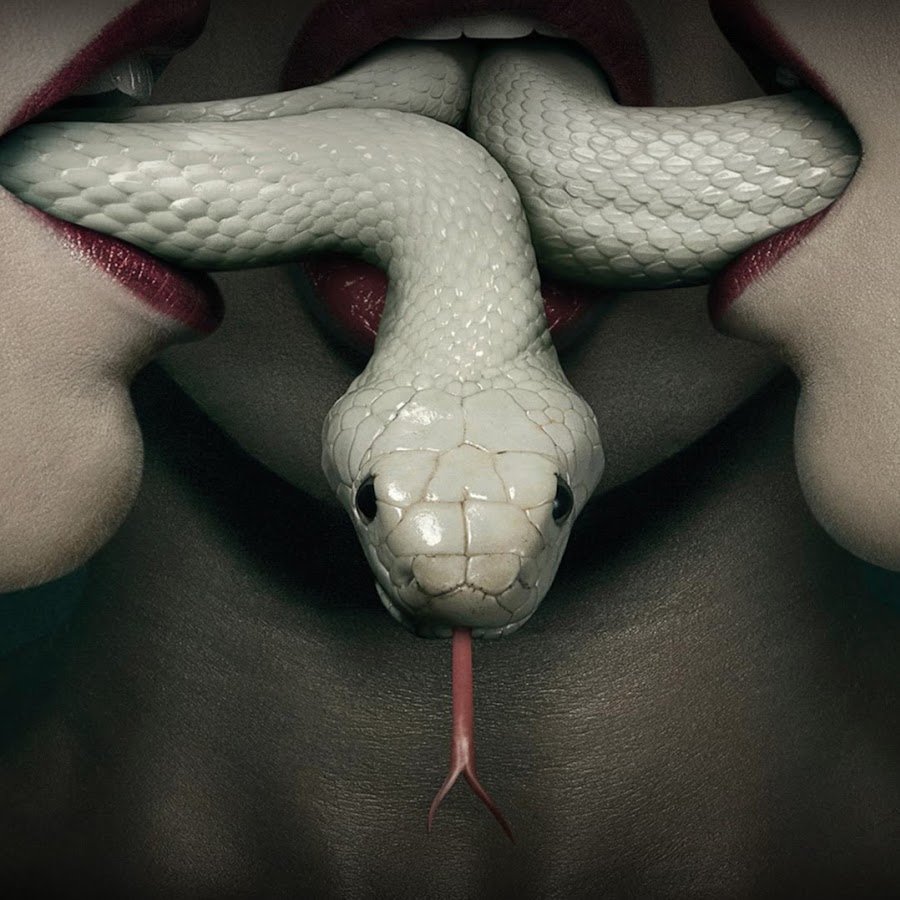 Змея изо рта. Американская история ужасов змеи.