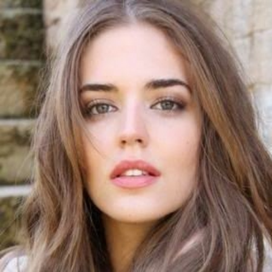 Темно русые волосы фото. Клара Алонсо цвет волос. Clara Alonso 2019. Клара Алонсо русые. Клара Алонсо прически.