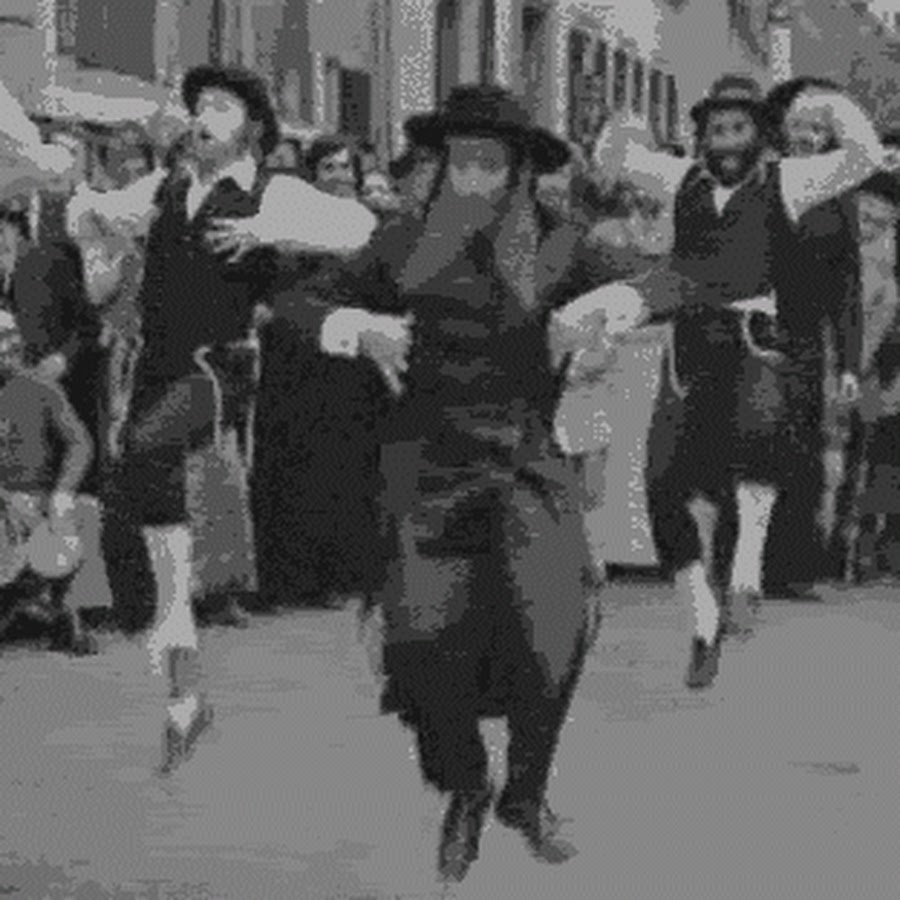 Пляшет скачет. Луи де Фюнес еврейский танец. Луи де Фюнес еврейский танец гиф.