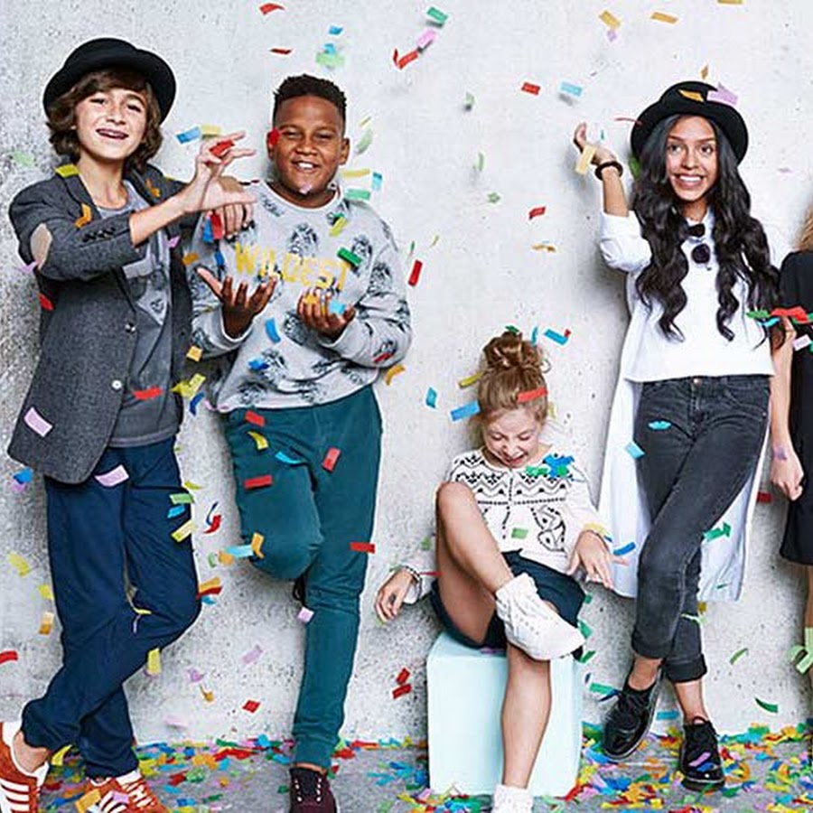 Albums kids. Юнайтед Kids. Французские детские группы Kids United. Kids United песни. Kids United chante la vie клип.