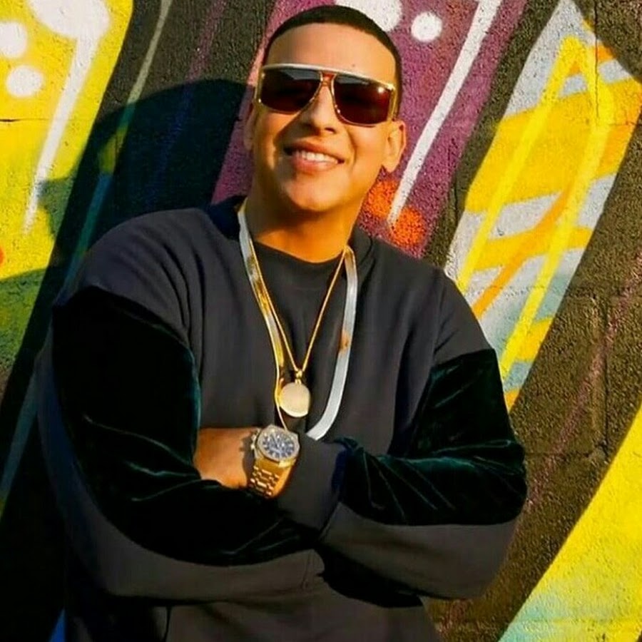 Певец воинов. Daddy Yankee dura. Daddy Yankee dura кадры из клипа. Daddy Yankee Maluma Ozuna Balvin. Big Daddy Yankee China China оставила.