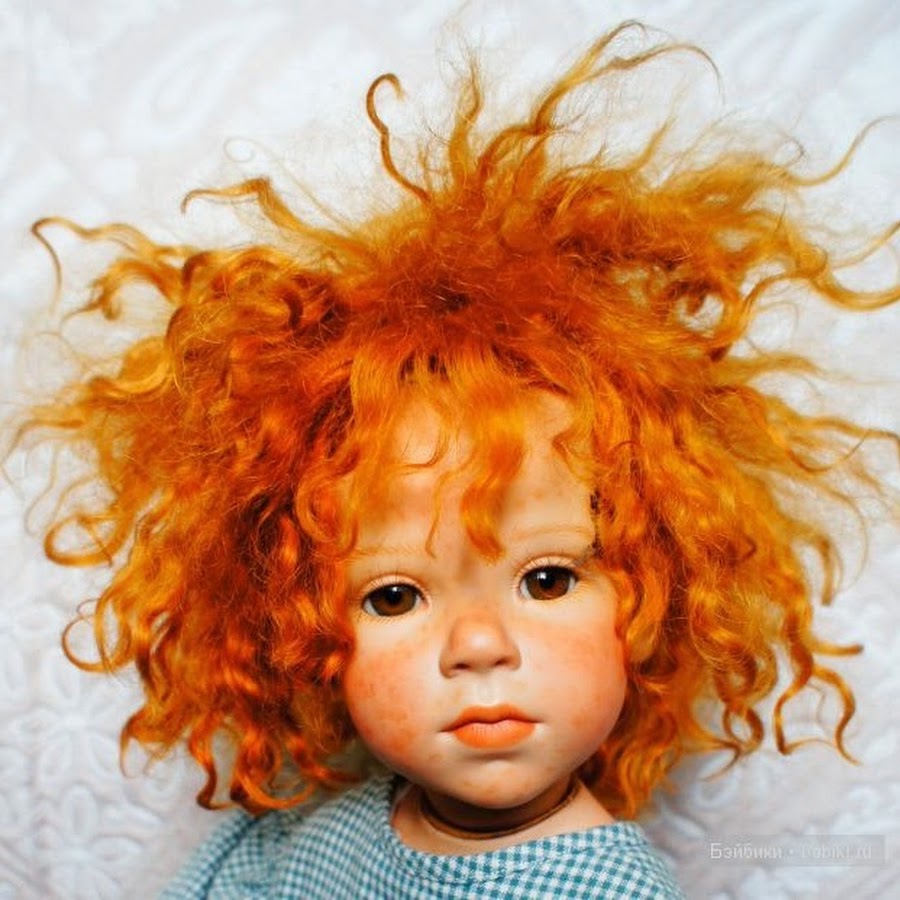 Родилась с рыжими волосами. Дети с рыжими волосами. Рыжие кудрявые дети. Кукла с кудрявыми волосами. Кудрявая девочка.