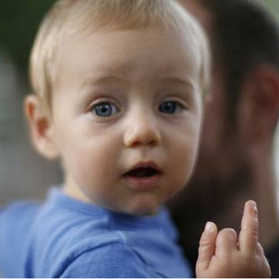 Ребенок плачет. Маленький недолго. Новорожденный ребенок. Картинки маленьких детей. Маленький малыш.