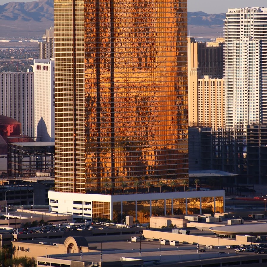 доха катар. здание из золота. небоскреб трамп тауэр. золотая башня меркурий в москва-сити. золотое здание.