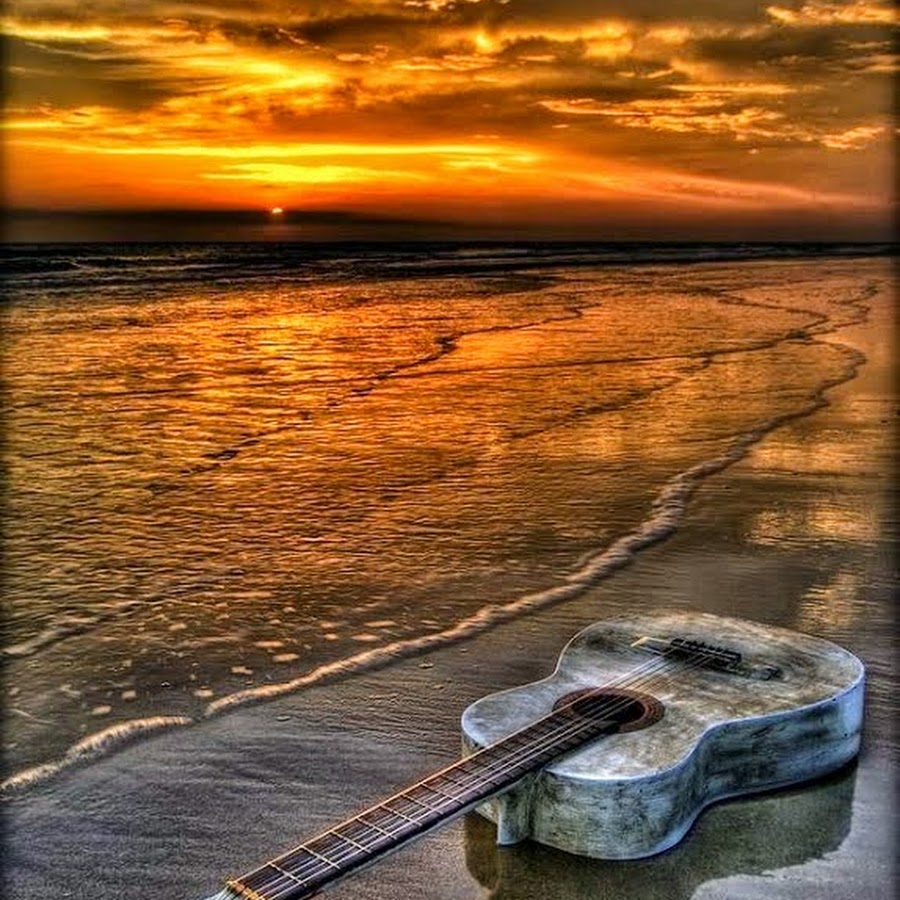 Ноты пой гитара. Гитара. Гитара закат. Красивые гитары. Гитара на природе.