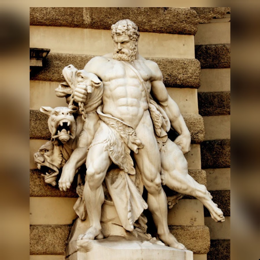 Геракл был богом. Геркулес Бог древней Греции. Статуи древней Греции Геракл. Геракл Фарнезский. Скульптура "Геракл и Антей" Микеланджело.