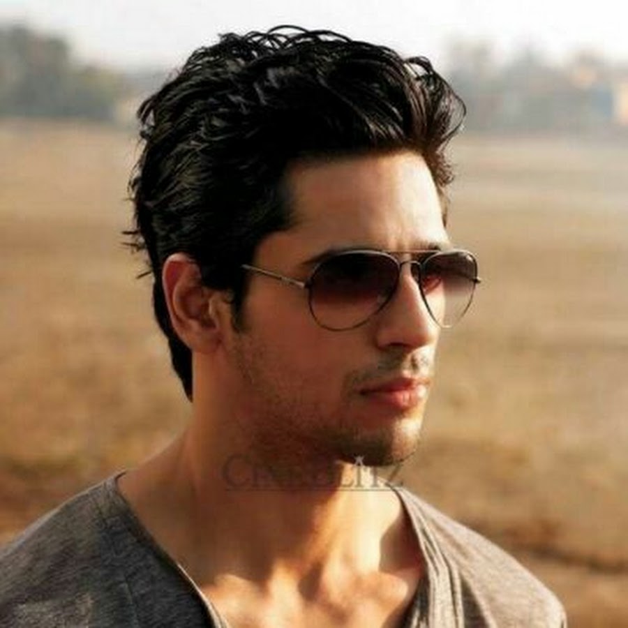 Cool man перевод. Сиддхартх Мальхотра. Сидхартх Мальхотра в очках. Sidharth Malhotra cool. Sidharth Malhotra profil.