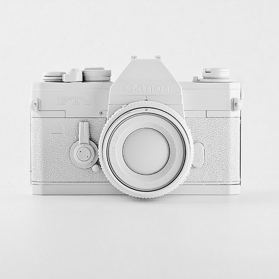 White cam. White Camera. Фотоаппарат Minimal 235.