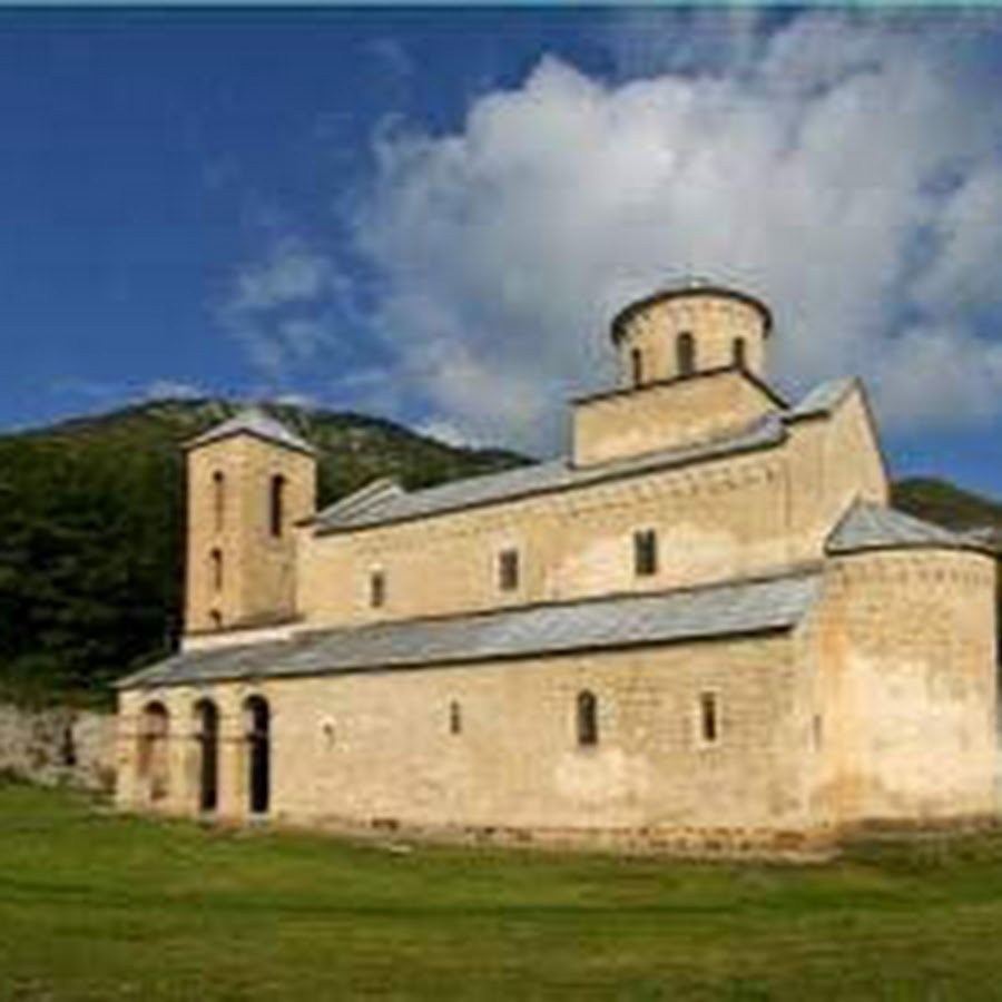 Крупнейший православный монастырь в европе. Монастырь Сопочаны Сербия. Монастырь Манасия,Деспотовац,Сербия. Монастырь Дренча Сербия.