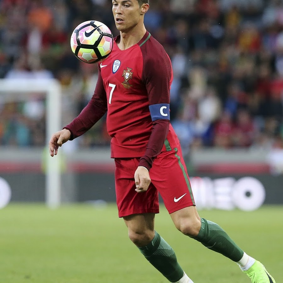 Игра роналдо. Кристиано Роналдо Португалия. Криштиану Роналду футболисты Португалии. Cristiano Ronaldo Португалия 2022. Роналдо 7.