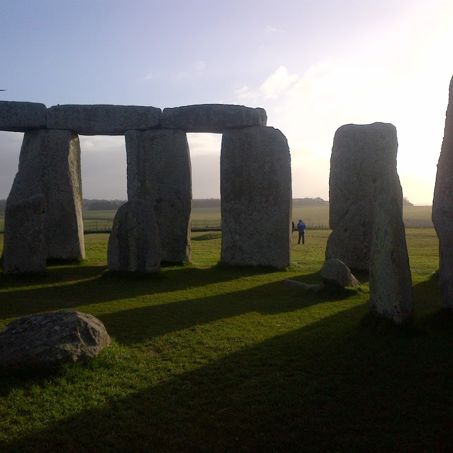 Ancient britain. Стоунхендж. Стоунхендж Боденского озера. Blue Stones Stonehenge. Грузинский Стоунхендж.