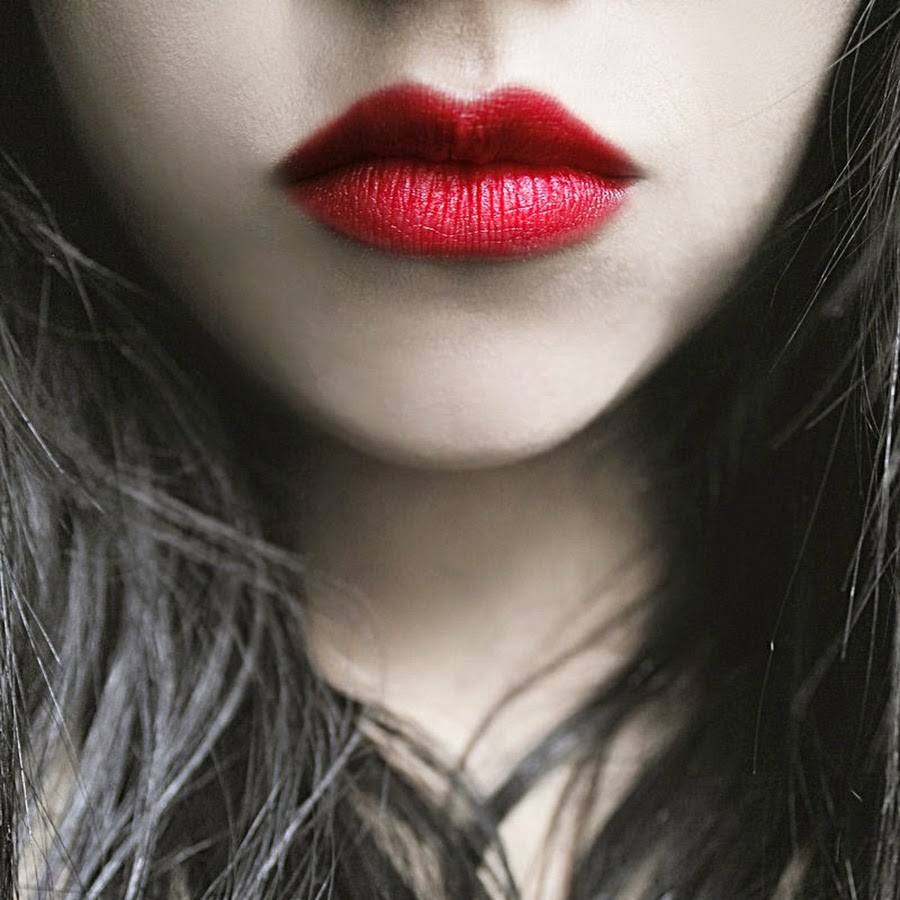 Red lips remix. Роковая девушка красные губы tumblr. Black Veil Red Lipstick. Red Lips канал. Flame Red Lips облик.