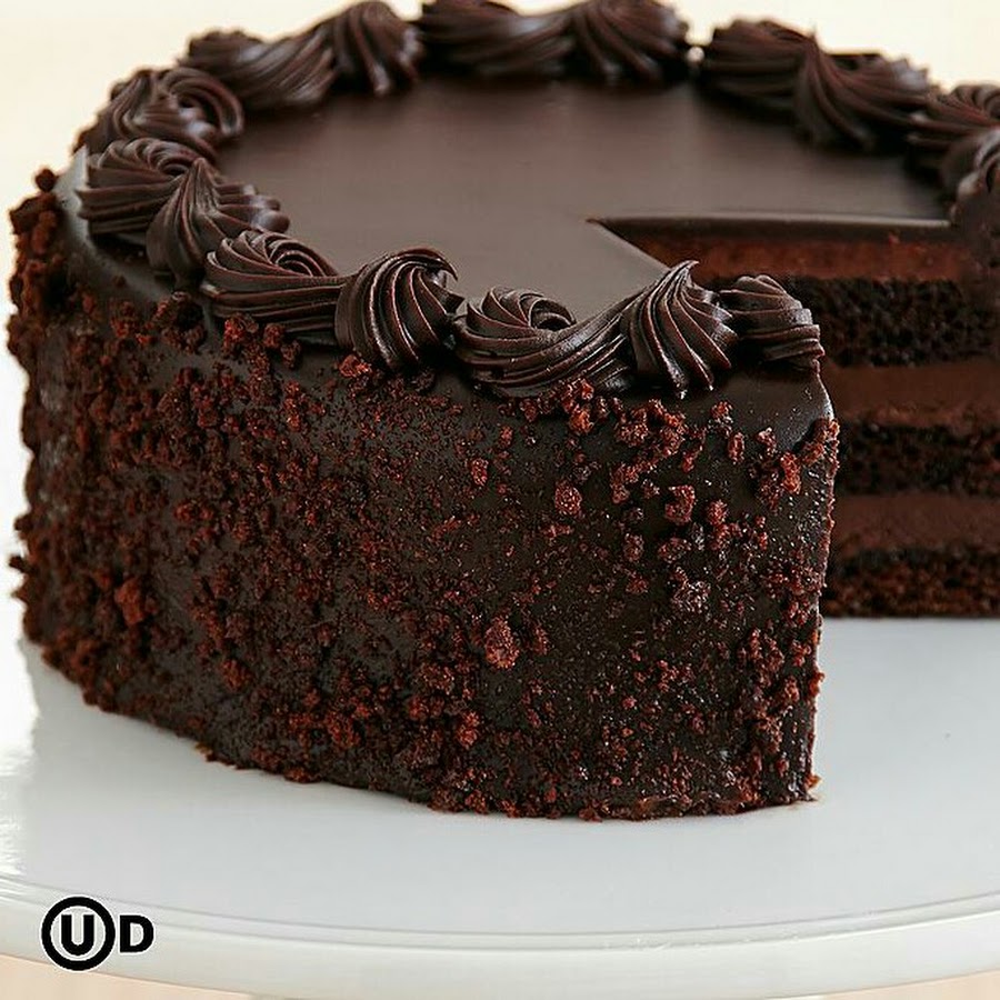 Торт шоко шок. Бисквит Брауни для торта. Шоколад IRCA Горький 72%. Торт с шоколадным декором. Украшение торта шоколадным кремом.