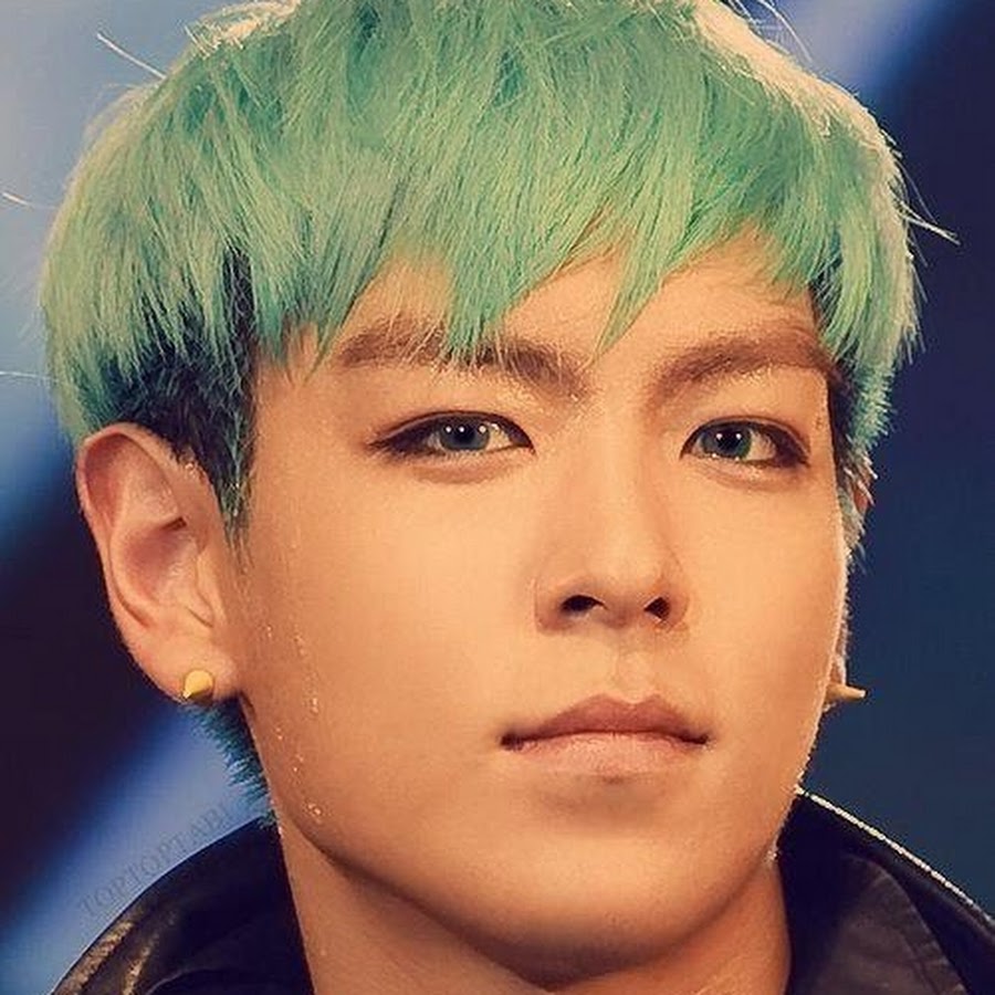 Blue bang. Choi Seung Hyun. Top big Bang. Big Bang участник с зелеными волосами. T.O.P.