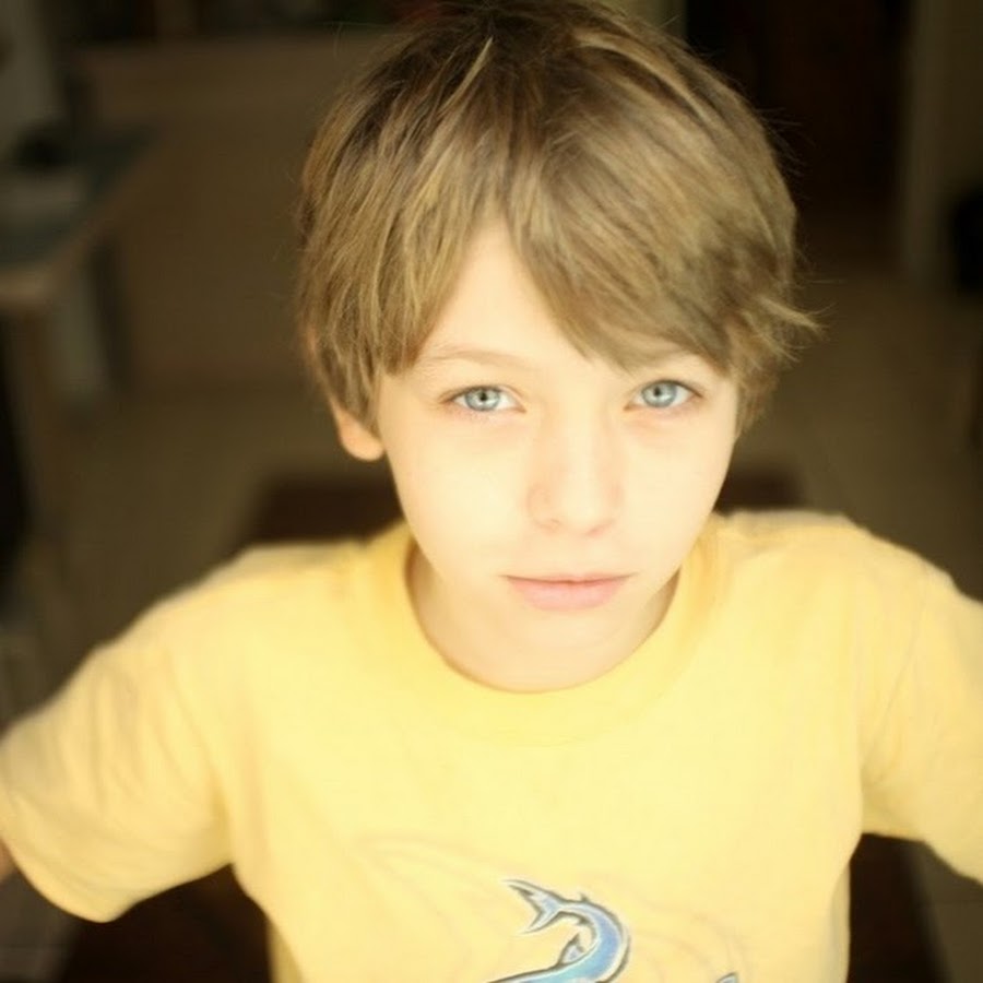 Webcam boys girl. Симпатичный мальчик 10 лет. MYVIDSTER бойс. Самые красивые мальчики с webcam. Мальчик Юра.