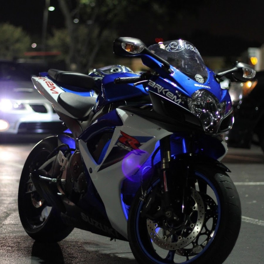 Suzuki GSX R 600 черно розовый