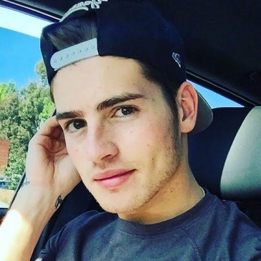 обычные люди инстаграм. симпатичный мужчина. лицо обычного парня. фотографии мужчин из инстаграмма. обычные люди инстаграм.