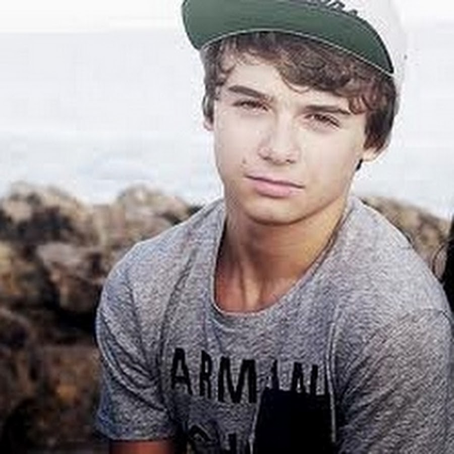 Кристиан ашдейл. Christian Beadles.