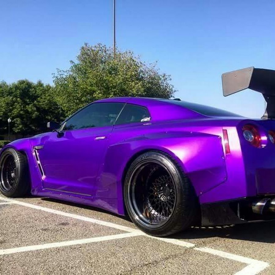 Nissan GTR r35 Purple