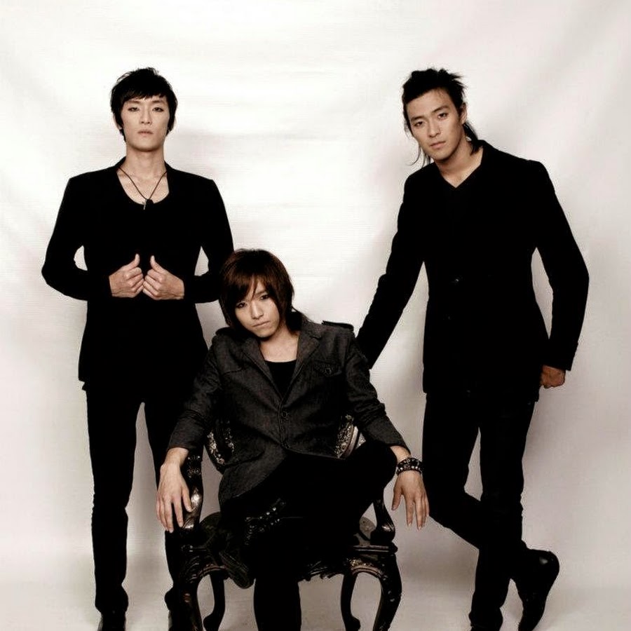 Royal pirates. Royal Pirates корейская группа. Корейская рок группа Роял пиратс РАН Эвей. Royal Pirates корейская группа слушать. Royal Pirates тренировка.