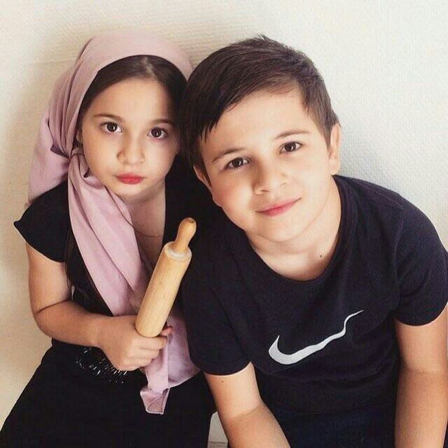 Кавказские дети. Чеченские дети. Красивые кавказские дети.