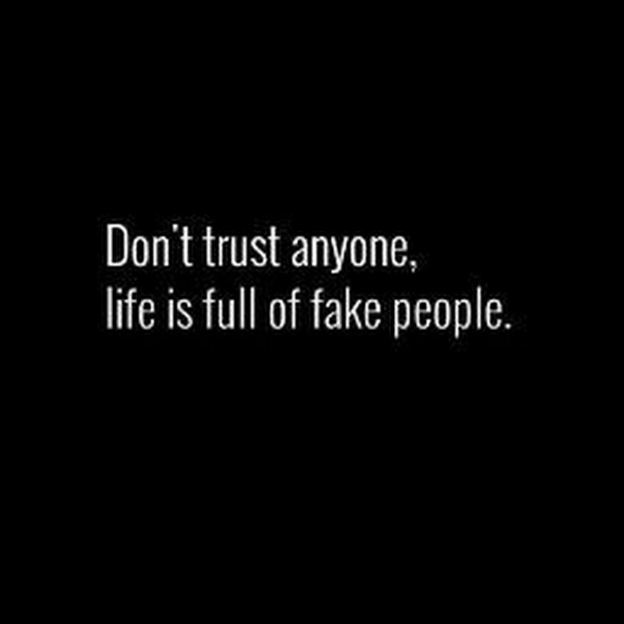 I don t trust перевод. Don`t Trust anyone. Don't Trust anyone цитаты. Don't Trust anyone quotes. Надпись i don't Trust people.