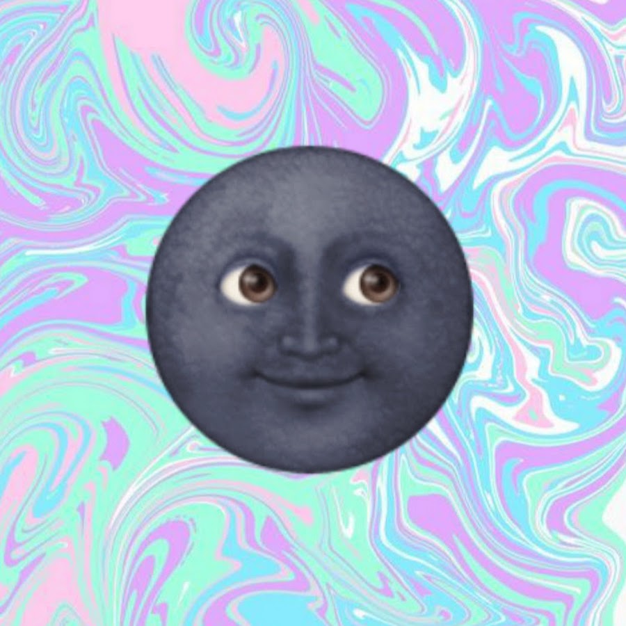 Current moon emoji. Смайлик Луна с лицом. Эмодзи Луна. Полная Луна Смайл. Смайлик Луны серой с глазами.