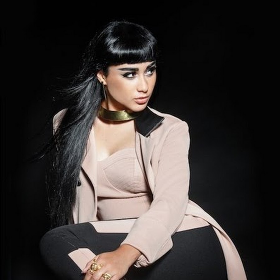 Natalia kills. Наталия Киллс фотосессии. Natalia Kills Максим. Наталья Киллс горячие ножки. Певица Наталия Киллс в шортах.