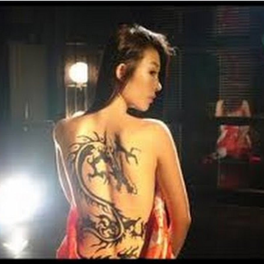 Девочка якудза. Татуировки женщин якудза дракон. Якудза Триада Китай девушки. Татуировка дракона якудза девушка. Сафира Якуза.
