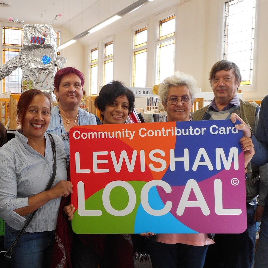 Military receiving equipment. бизнес и благотворительность. нуждаться в еде. волонтеры сша. Local giving.