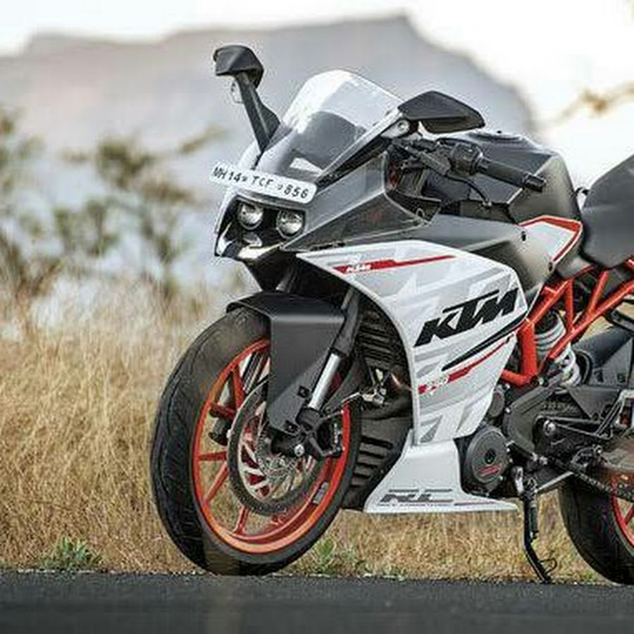 Bike point. KTM RC 390. KTM RC 390 С человеком. Дуги на КТМ rc390. KTM кс390 обои.