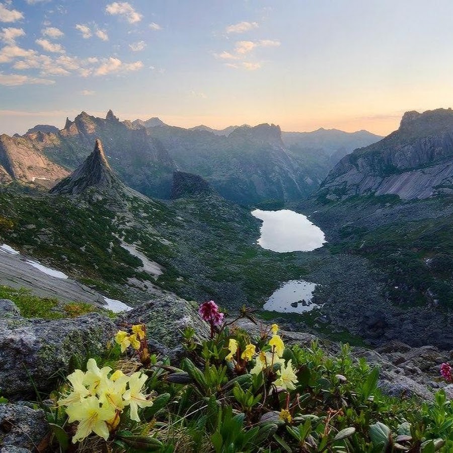 Some mountains. Ергаки. Ергаки горы. Ергаки Красноярский край. Национальный парк Ергаки.