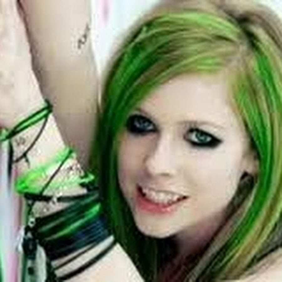 Lavigne smile. Аврил Лавин smile. Avril Lavigne smile. Eliza Mary Iliescu.