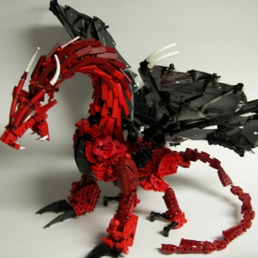 Как собрать дракона. LEGO Bionicle Dragon moc. LEGO Bionicle красный дракон. Лего Бионикл самоделки драконы. Дракон из лего Бионикл.