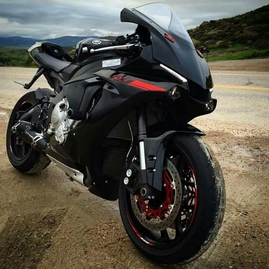Yamaha r1 матовый черно красный