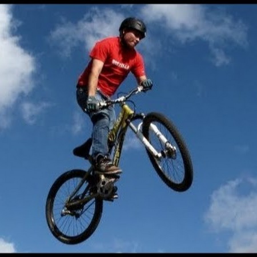 Cube flying. Велосипед time Jump. Cube Flying Circus. MTB huge Jump. Bikeskill background.