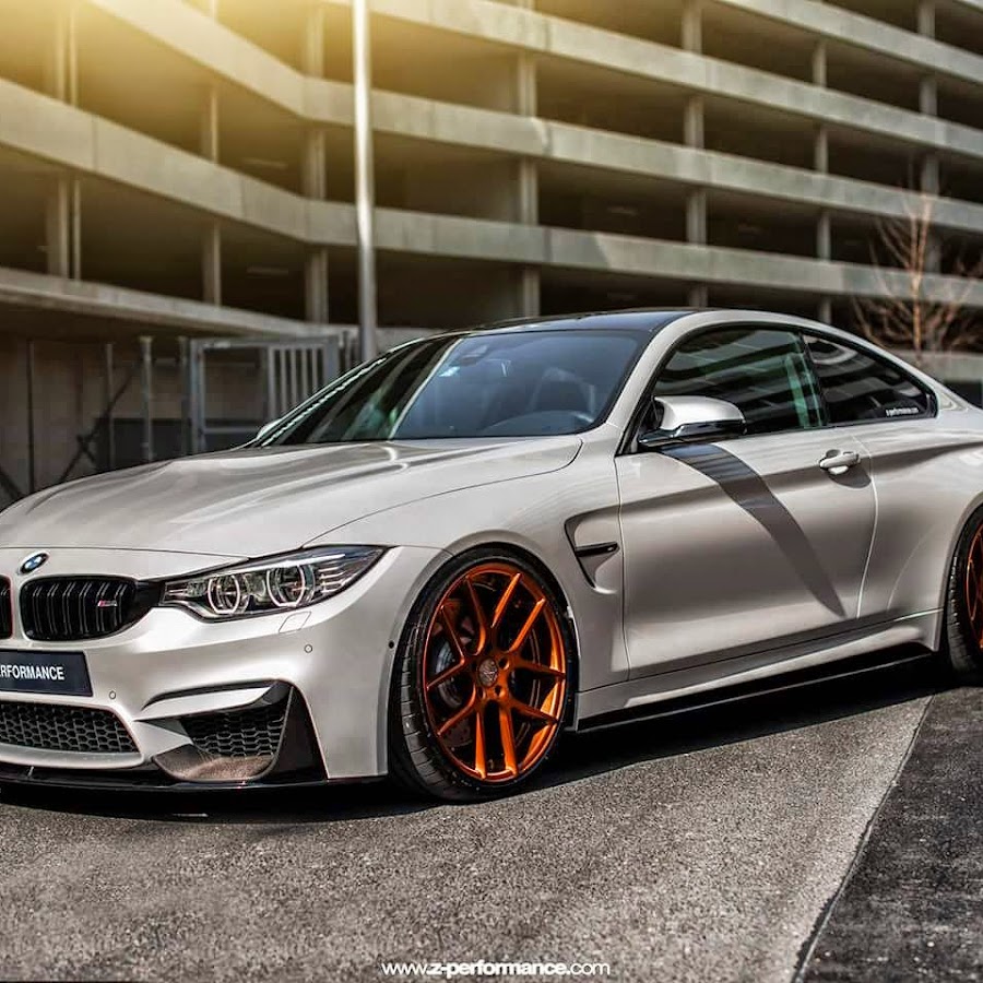 M f 4 4. БМВ м4 ф32. БМВ м4 f82 белая. БМВ м4 перфоманс. BMW m4 f82 m Performance.