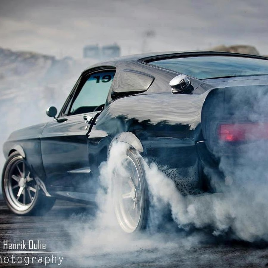 Бернаут на машине. Мустанг бернаут. Mustang Shelby gt500 Burnout. Ford Mustang Shelby бернаут. Мустанг 1967 бернаут.