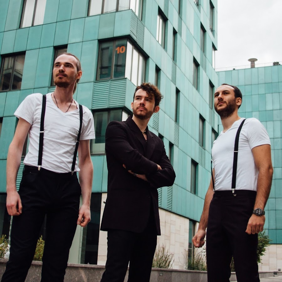 Белые братья группа. Crowd control logo crust. Группа партия. Социальные группы политических партий. Группы партий.