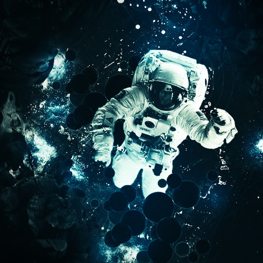 Astronaut in the ocean. Космонавт на земле. Астронавт оушен. Космонавт с микрофоном. Обои космонавт.