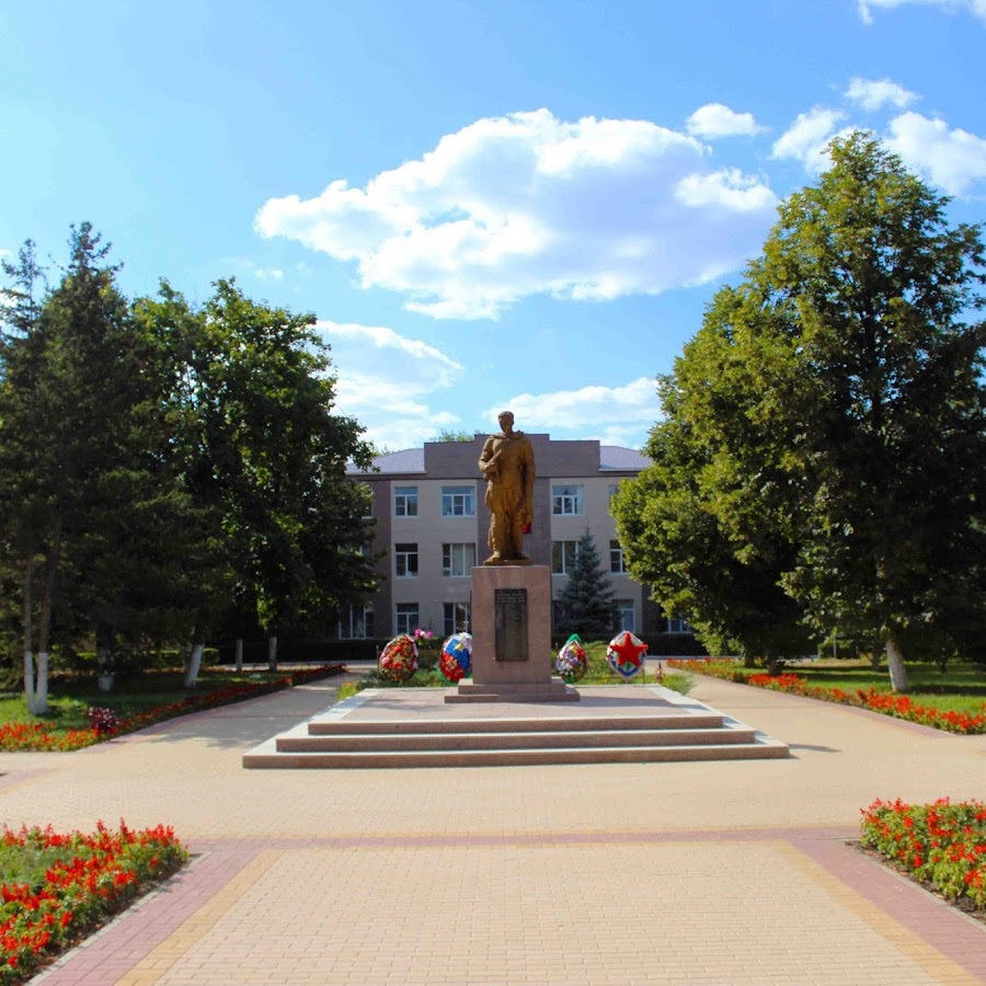 Пгт подгоренский воронежской. Пгт Подгоренский. Пгт Подгоренский Воронежской области. Парк в Подгоренском Воронежской области. Памятники Подгоренского района Воронежской области.