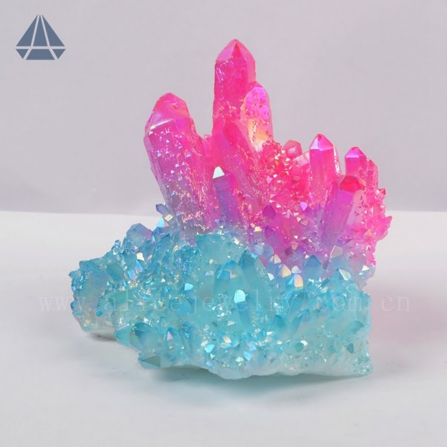 Ske crystal pro цена. Танзан Аура кварц. Кварц Кристалл Рейнбоу. Crystal кварц. Камни Самоцветы кварц.