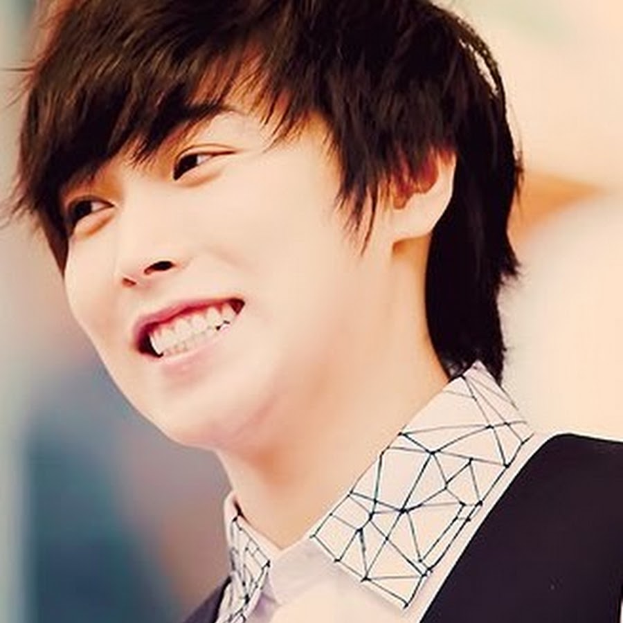 Lee sung min. Super Junior Sungmin. Сонмин супер Джуниор. Сонмин из super Junior. Ли Сонмин super Junior.