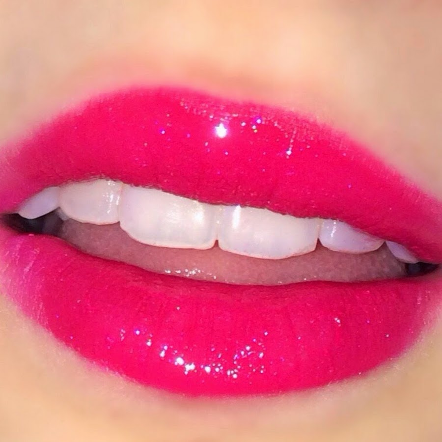 Hungry Lips - YouTube
