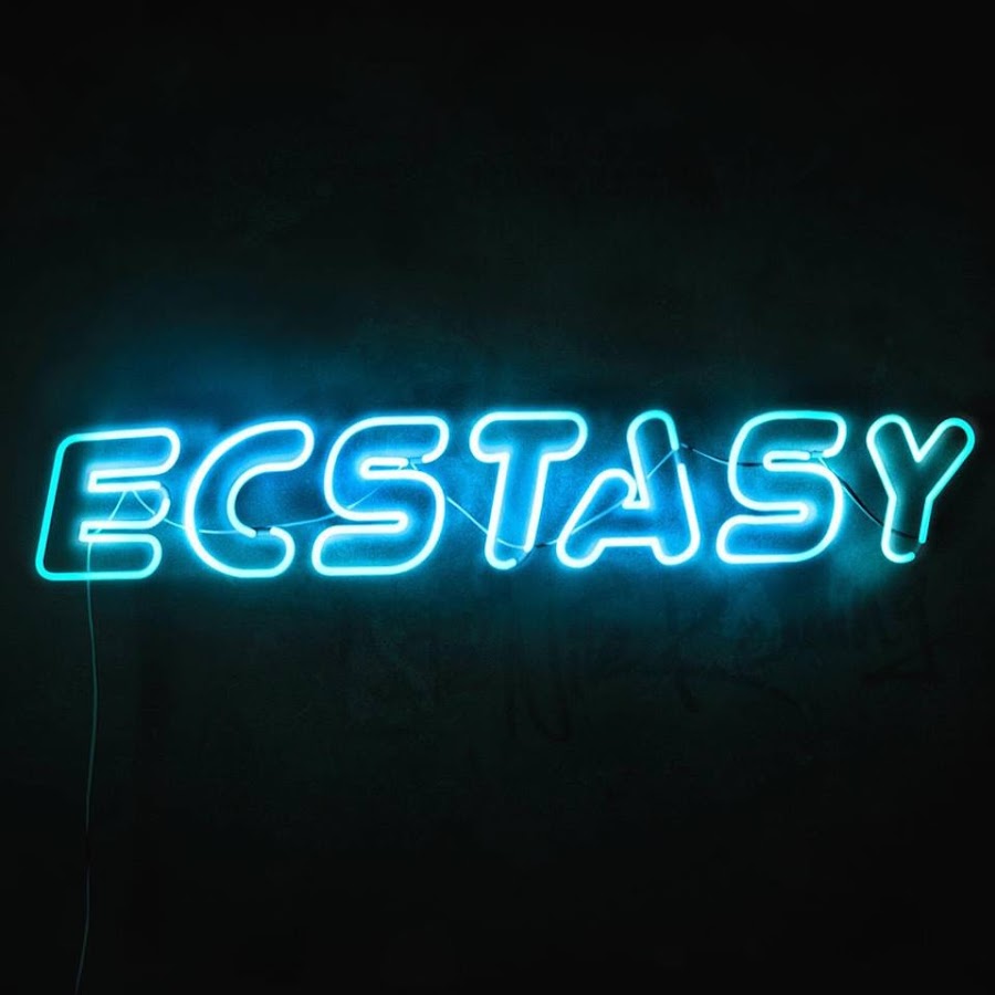 Ecstasy текст. Экстаз надпись. Extasy логотип. Экстази надпись. Неоновая надпись эйфория.