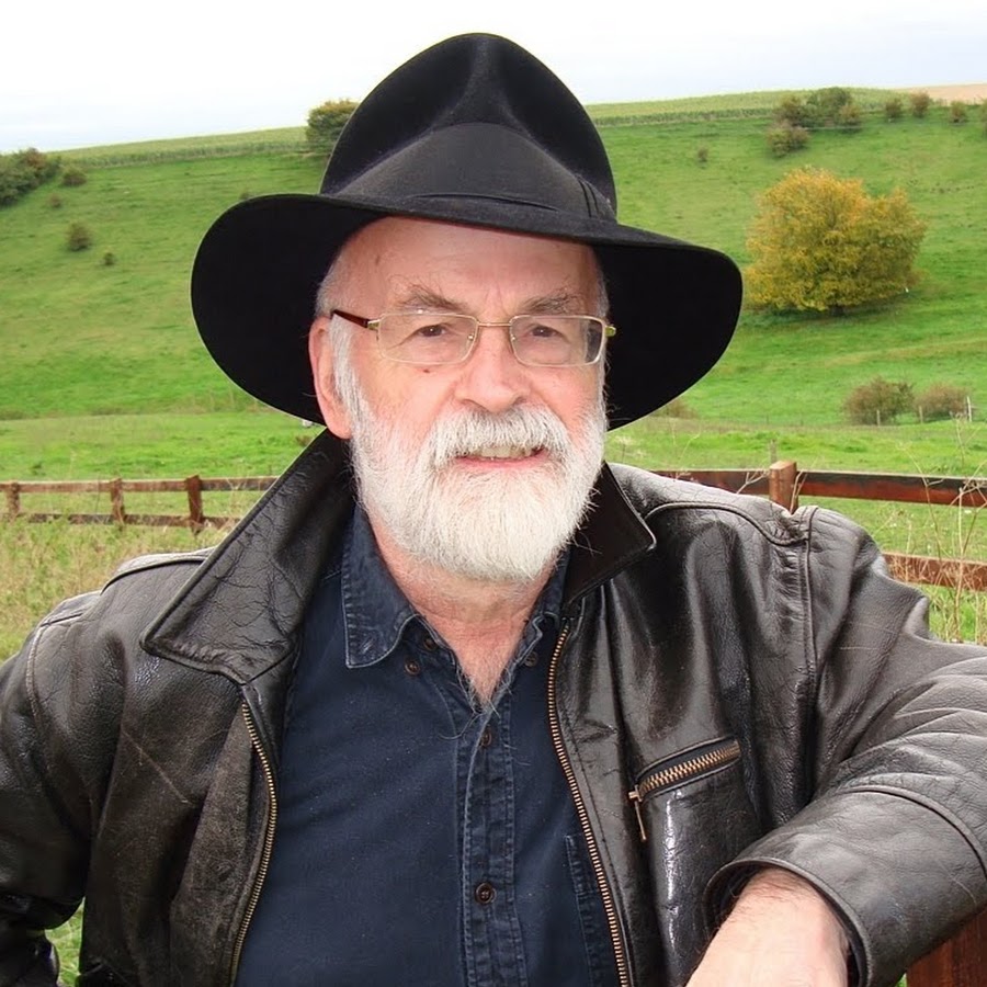 Бери писатель. Терри Пратчетт. Terry Pratchett фото. Писатель в берете. Писатели в беретах.