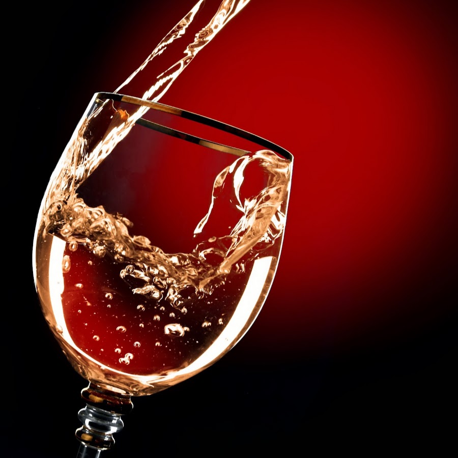 Вином наполнялся бокал. Бокал с вином. Вино льется в бокал. Бокал вина анимация. Самые красивые бокалы для вина.