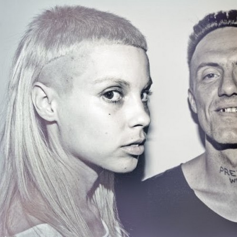 Die antwoord дети. Йоланди Фиссер. Die antwoord Йоланди. Die antwoord солистка. Yolandi 2022.