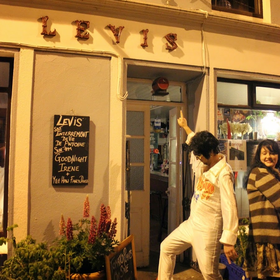 T-Shirts – Levis Corner House