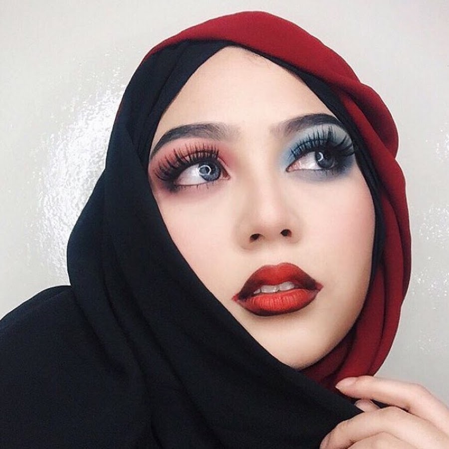 Hijab hot. Пирсинг хиджаб. Хиджаб Lipstick. Хиджаб губки. В хиджабе с губами.